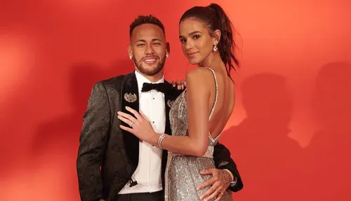 
					Além de Danilo Mesquita: relembre os amores de Bruna Marquezine
				
				