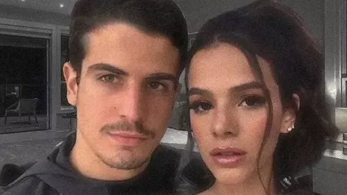
					Além de Danilo Mesquita: relembre os amores de Bruna Marquezine
				
				