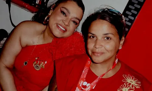 
					Amiga de Preta Gil briga com internauta: 'Tomara que ela puxe seu pé'
				
				