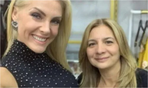 
				
					Ana Hickmann é detonada por ex-funcionária: 'Calúnia e mentiras'
				
				