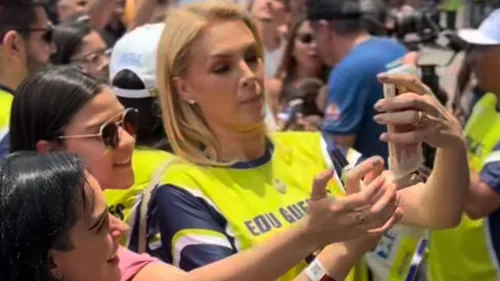 
					Ana Hickmann faz surpresa para retorno de Edu Guedes em corrida
				
				
