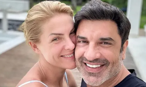 
				
					Ana Hickmann revela atitude ousada com Edu Guedes e surpreende fãs
				
				