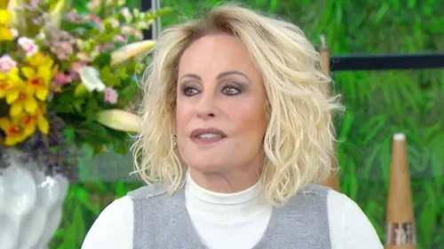
					Ana Maria Braga comete gafe com Claudia Leitte e Ivete Sangalo; VÍDEO
				
				