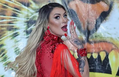 
					Andressa Urach cobra até R$ 600 para acesso a vídeo íntimo com filho
				
				