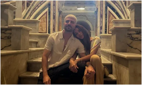 
				
					Anitta abre álbum de fotos com namorado após suposto término
				
				