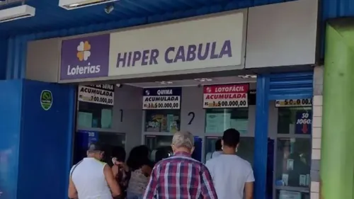 
					Aposta de Salvador faz 15 pontos na Lotofácil e ganha R$ 2,3 milhões
				
				