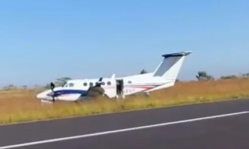 
				
					Avião com Rionegro e Solimões faz pouso de urgência e causa pânico
				
				