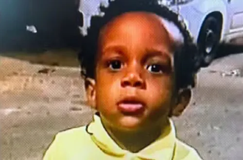 
					Bebê morre em UPA e família diz que ele comeu calabresa com veneno
				
				