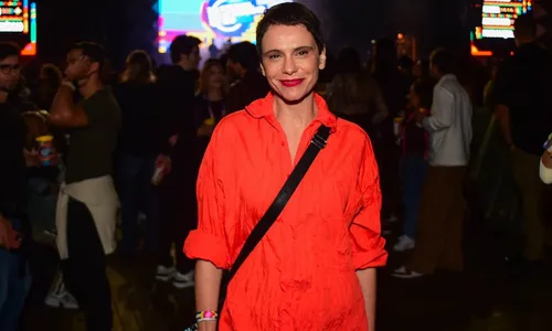 
					Bella Campos, Paolla e mais: elenco de Vale Tudo curte festival no RJ
				
				