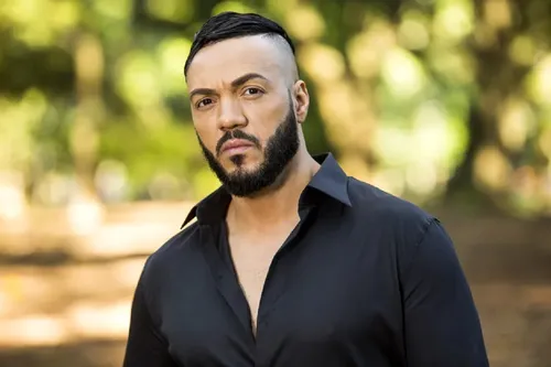 
					Belo é atropelado e jogado no lixo em cena de novela 'Três Graças'
				
				