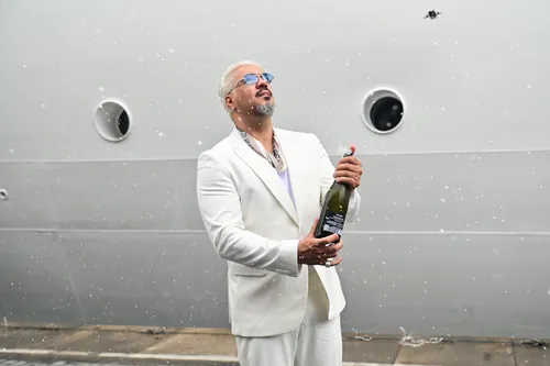 
					Belo 'ignora' Misael e surge com visual completamente diferente
				
				