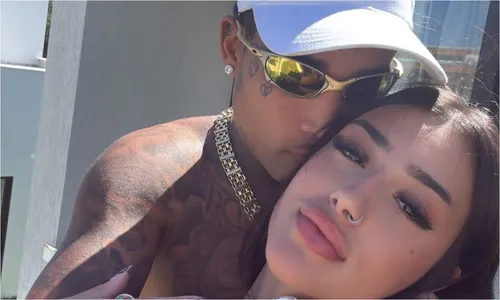 
					Bia Miranda e Gato Preto sofrem acidente de carro; veja
				
				