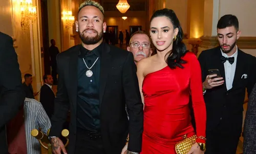 
				
					Bruna Biancardi surpreende ao revelar que já se casou com Neymar
				
				
