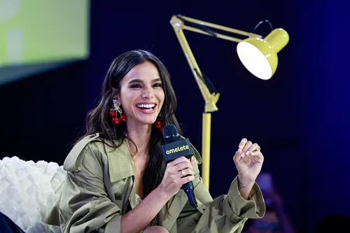 
					Bruna Marquezine provoca Romulo Estrela e faz pedido ousado na CCXP25
				
				