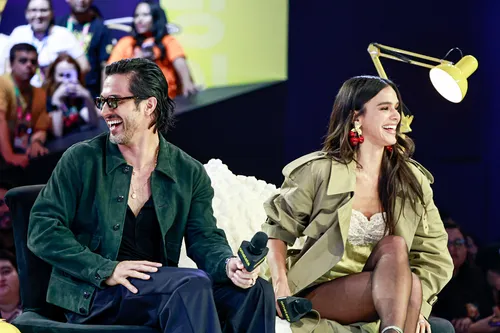 
					Bruna Marquezine provoca Romulo Estrela e faz pedido ousado na CCXP25
				
				