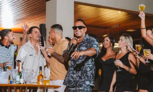 
				
					Bruno Magnata arrisca mudança de estilo e lança ‘Brega do Magnata'
				
				