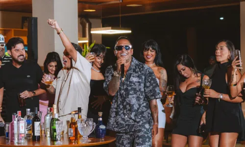 
				
					Bruno Magnata arrisca mudança de estilo e lança ‘Brega do Magnata'
				
				
