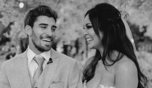 
					Bruxa solta: os casais famosos que se separaram em 2025
				
				