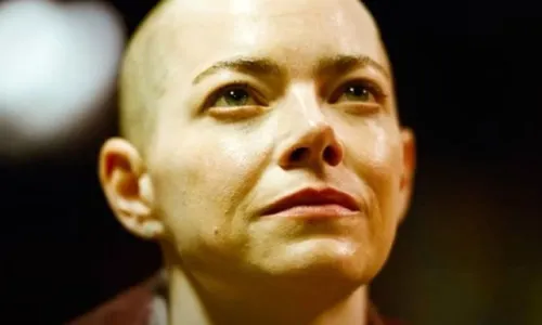 
					'Bugonia' brilha nos cinemas e é forte candidato ao Oscar 2026
				
				