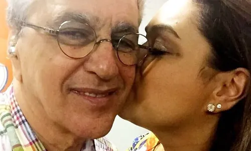 
					Caetano Veloso lamenta morte de Preta Gil: 'Choro desde que soube'
				
				