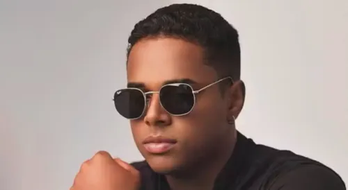 
				
					Cantor de arrocha é preso suspeito de agredir e ameaçar companheira
				
				