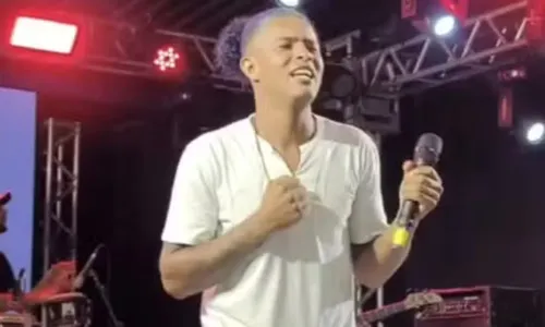 
				
					Cantor sertanejo é morto a facadas na Bahia
				
				