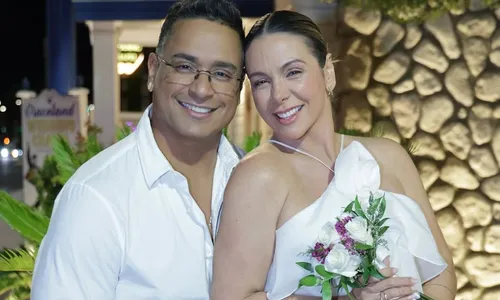 
					Carla Perez e Xanddy renovam votos de casamento em Las Vegas; FOTOS
				
				