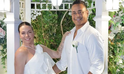 
					Carla Perez e Xanddy renovam votos de casamento em Las Vegas; FOTOS
				
				