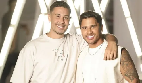 
					Lucas Guimarães surge em foto com Carlinhos Maia e celebra casamento
				
				