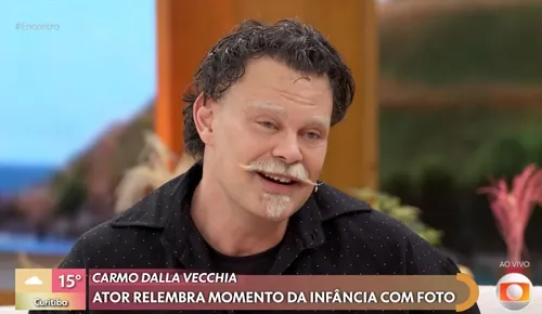 
					Carmo Dalla Vecchia exibe novo visual na Globo e web reage: 'Pavoroso'
				
				