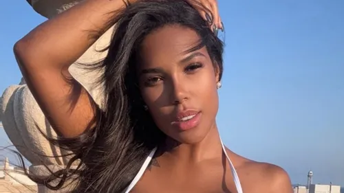 
					Carol Lekker tem antes e depois chocante após R$ 300 mil em cirurgias
				
				