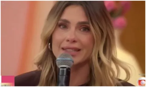 
					Carolina Dieckmmann surge com corpo 'deformado' e reage: 'Que horror'
				
				