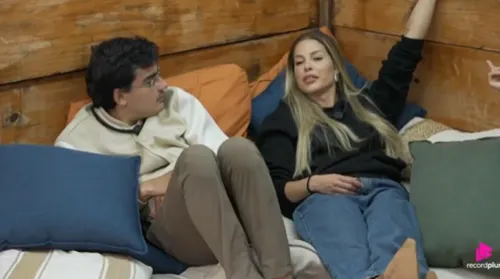 
					Carro de som invade A Fazenda 17 e manda recado; Record corta sinal
				
				