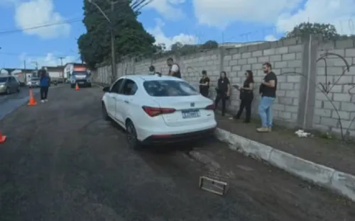 
					Chefe de facção, 'Cara Linda' é morto em confronto com PM em Salvador
				
				