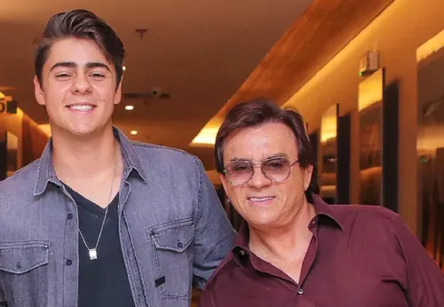 
					Chitãozinho surpreende em aparição com o filho gato no 'Mais Você'
				
				