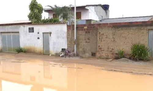 
					Chuva forte deixa mar agitado, provoca ventania e estragos na Bahia
				
				