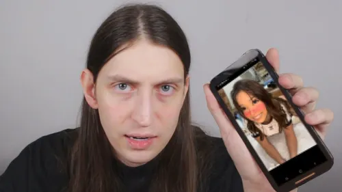 
					Ex-funcionários acusam Hytalo Santos de cárcere privado de menores
				
				