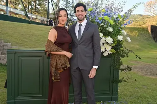 
					Com a saúde delicada, Faustão surpreende e vai levar a filha ao altar
				
				