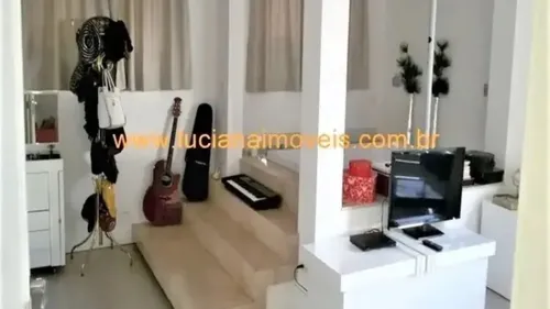 
					Como é a cobertura luxuosa de Mara Maravilha à venda por R$ 3 milhões
				
				