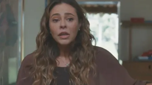 
					'Vale Tudo': Heleninha confessa, mas tia é presa pela morte de Odete
				
				