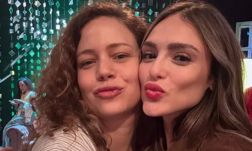 
					Coração Acelerado: Leandra Leal e Isa Drummond comemoram reencontro
				
				