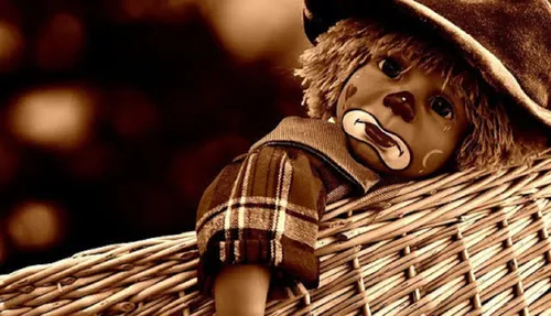 
					Crianças sem escuta, adultos medicados
				
				