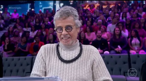 
					Dança dos Famosos: Carlinhos de Jesus cai no choro com atitude de Huck
				
				