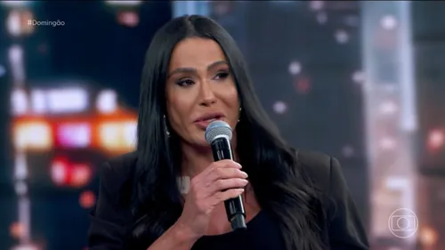   					Gracyanne Barbosa é assaltada e tem carro roubado: 'Arma na cabeça'  				  				