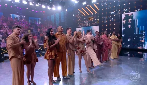 
					Dança dos Famosos: veja quem saiu da competição neste domingo (14)
				
				