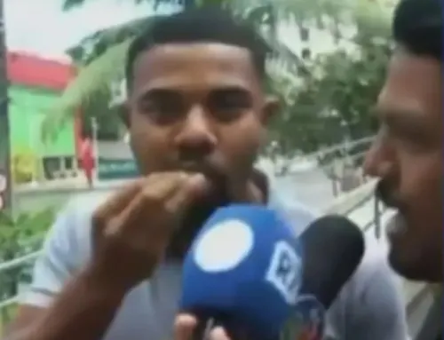 
				
					Davi Brito é detonado ao seduzir exibindo abdômen trincado: 'Ridículo'
				
				