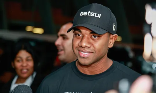 
					Davi Brito surge aos prantos nas redes sociais e motivo impressiona
				
				