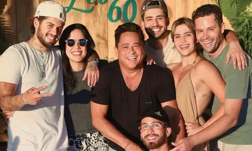 
					Leonardo reclama de filhos em show com primogênito: 'O único que liga'
				
				