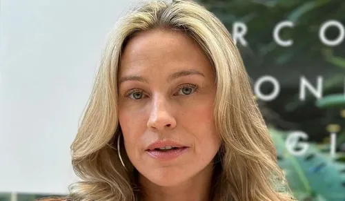 
					Luana Piovani ironiza desempenho de Neymar e web reage: 'Não mentiu'
				
				