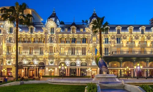 
					Diárias de R$ 100 mil: Virginia e Vini curtem hotel de 1º mundo; veja
				
				